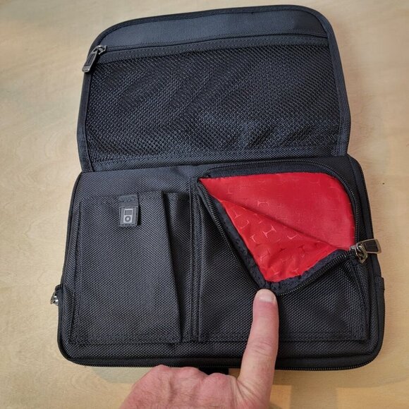 Ativa Mobil IT Ultimate Travel Essential Netbook Caddy - Like New - Picture 7 of 16